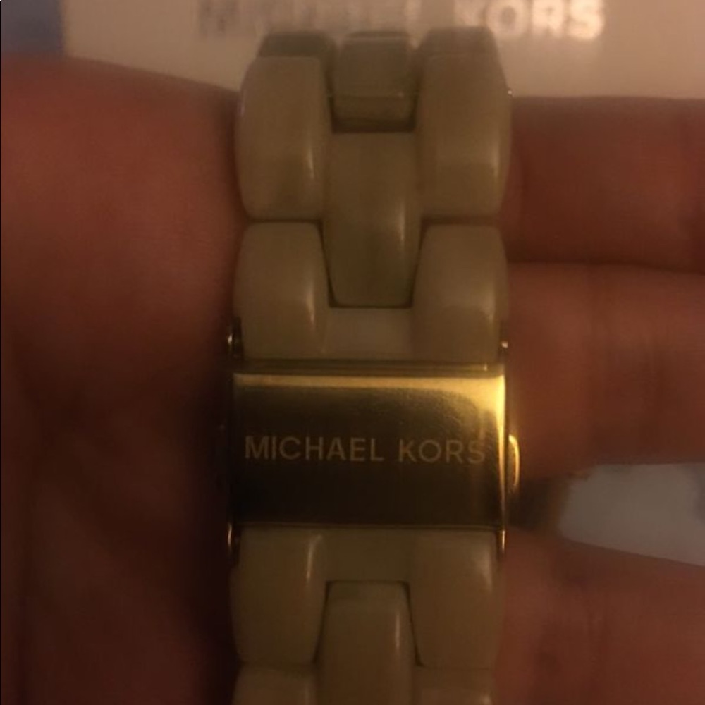 Mk watch - Picture 3 of 5